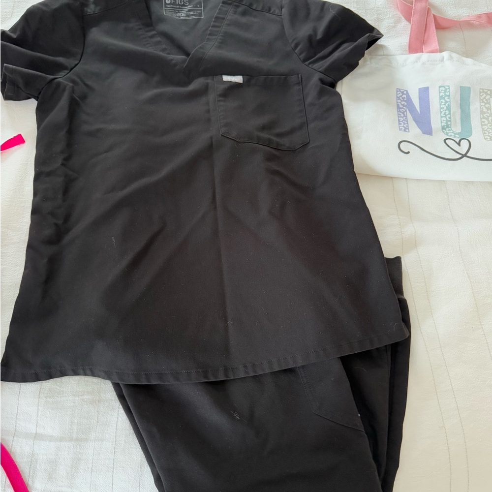 Figs Black Scrub Set with jogger bottoms.